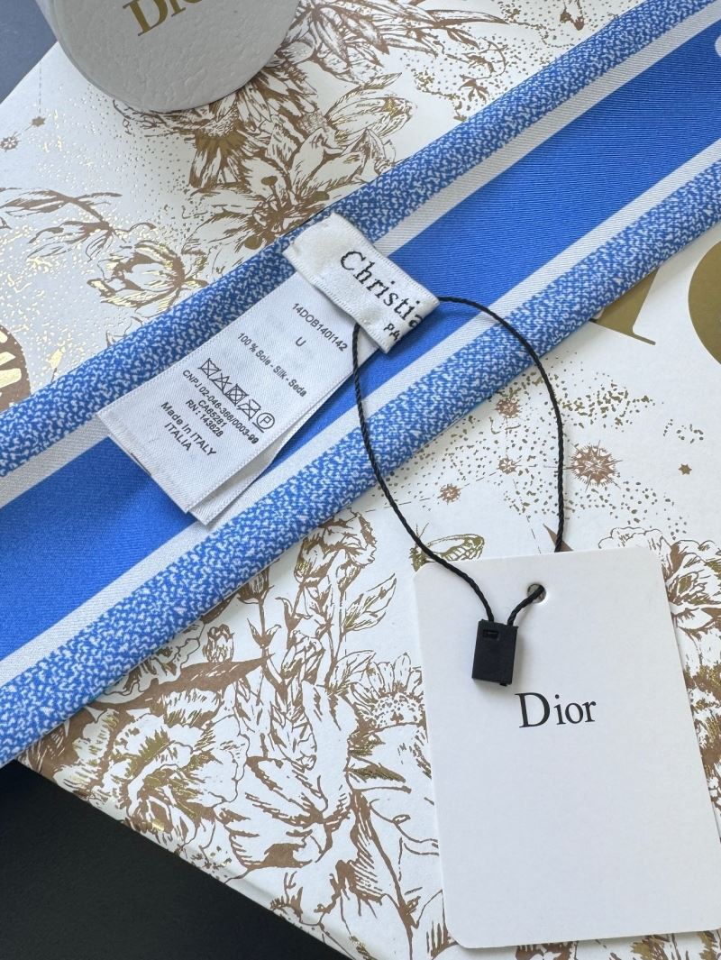 CHRISTIAN DIOR